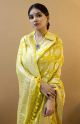 Valiba Lichi Gold Silk With Wiving And Nice Extra Ordnary Latest Sarees