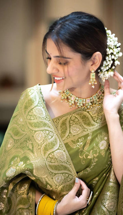 Hema Mahendi Banarasi Silk Saree WIth Fabulouse Blouse Piece