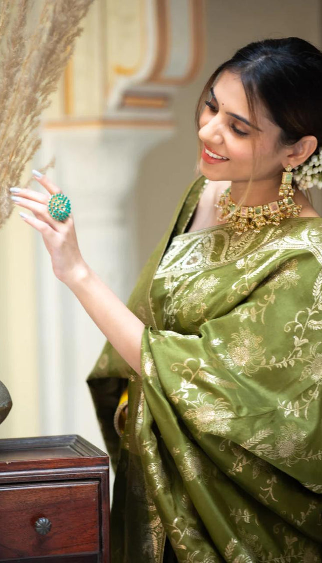 Hema Mahendi Banarasi Silk Saree WIth Fabulouse Blouse Piece