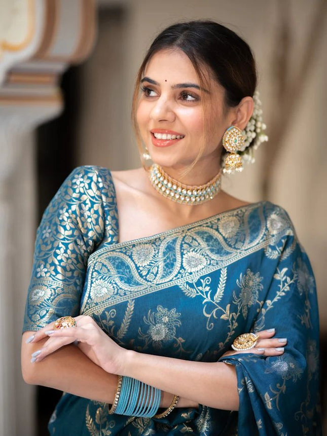 Hema RamaGreen Banarasi Silk Saree WIth Fabulouse Blouse Piece