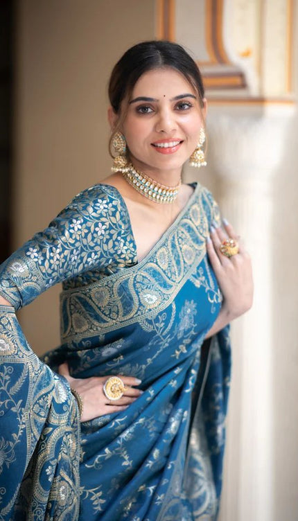 Hema RamaGreen Banarasi Silk Saree WIth Fabulouse Blouse Piece