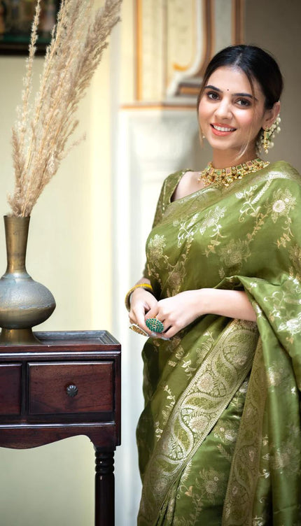Hema Mahendi Banarasi Silk Saree WIth Fabulouse Blouse Piece