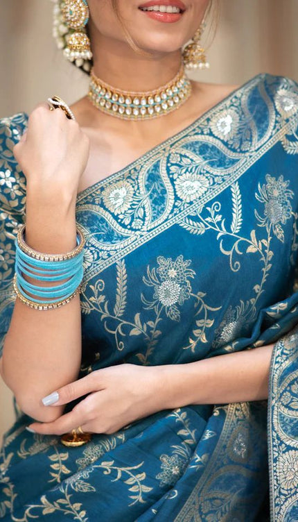 Hema RamaGreen Banarasi Silk Saree WIth Fabulouse Blouse Piece