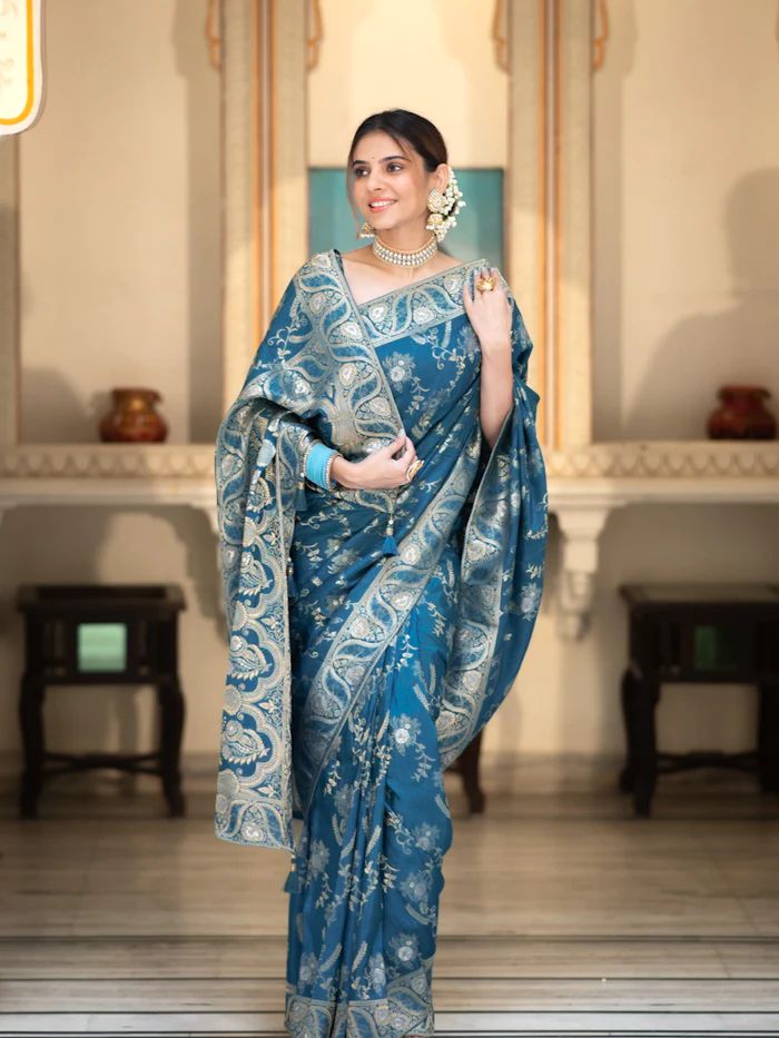 Hema RamaGreen Banarasi Silk Saree WIth Fabulouse Blouse Piece