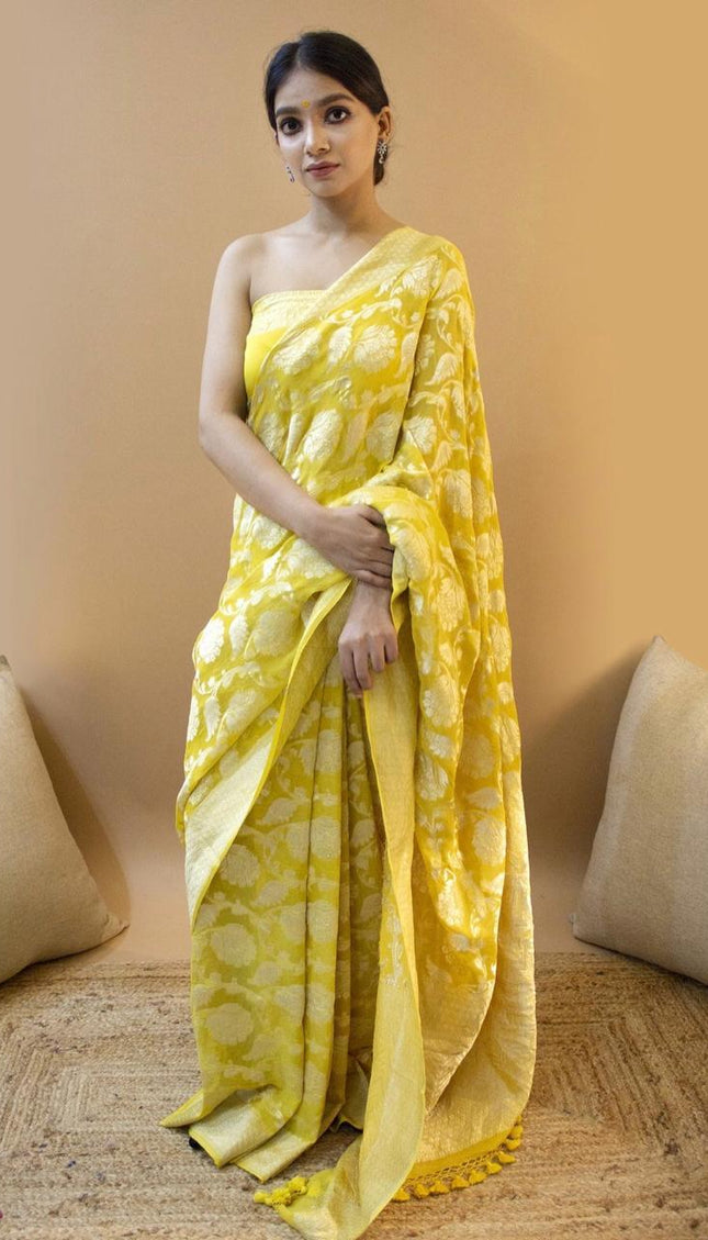 Valiba Lichi  Gold Silk With Wiving And Nice Extra Ordnary Latest Sarees