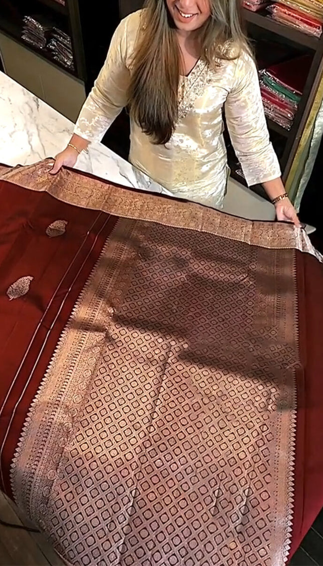 Epiphany Wine Soft Banarasi Silk Saree With Inspiring Blouse Piece