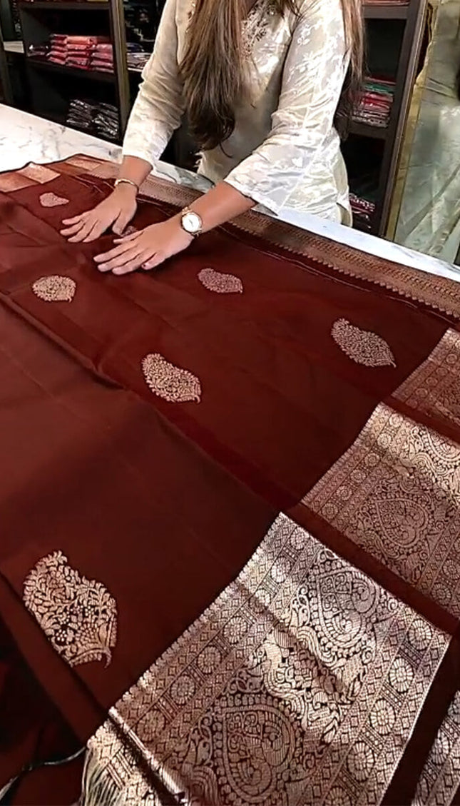 Epiphany Wine Soft Banarasi Silk Saree With Inspiring Blouse Piece
