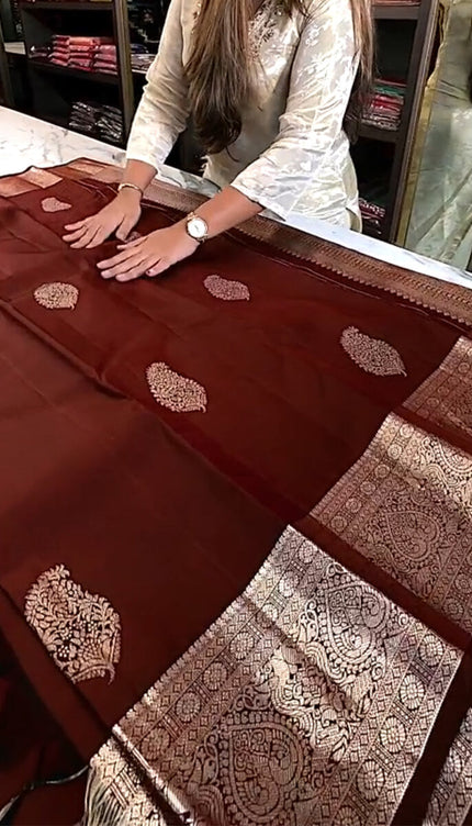 Epiphany Wine Soft Banarasi Silk Saree With Inspiring Blouse Piece