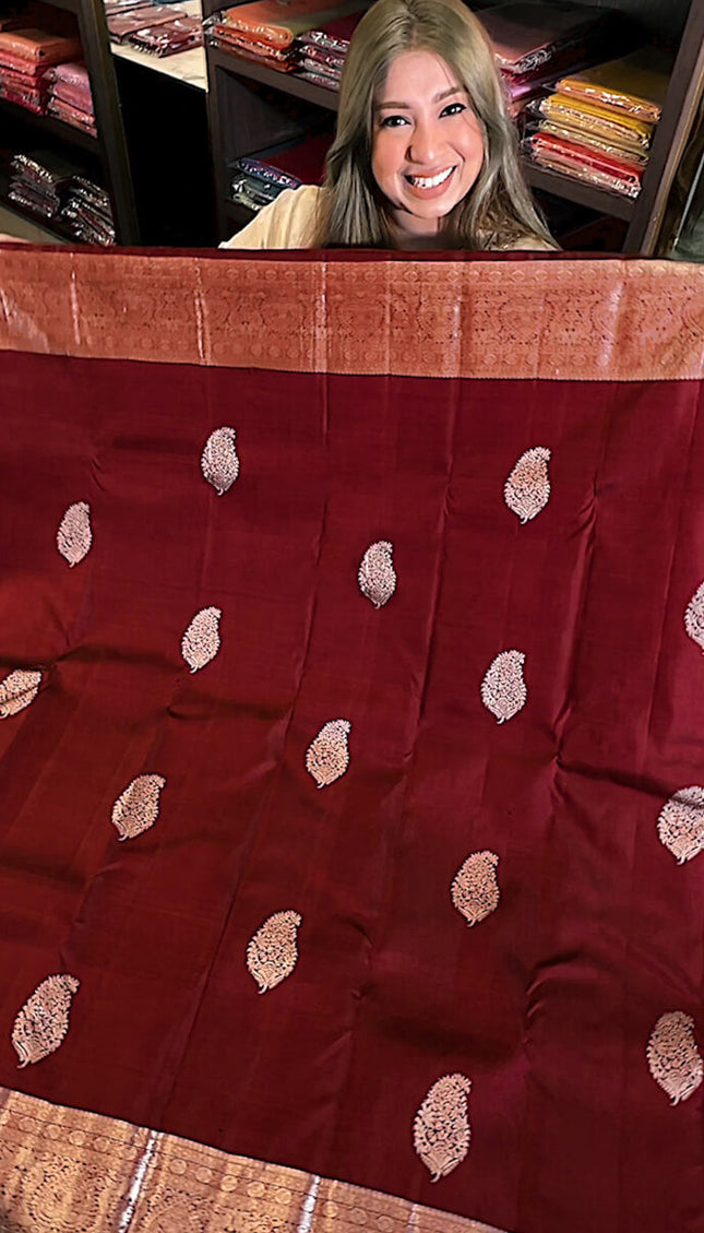 Epiphany Wine Soft Banarasi Silk Saree With Inspiring Blouse Piece
