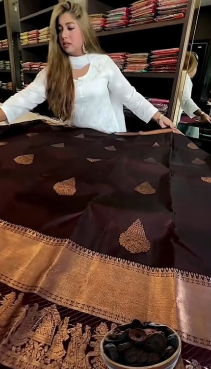 Trendy Purple Soft Banarasi Silk Saree With Forbearance Blouse Piece