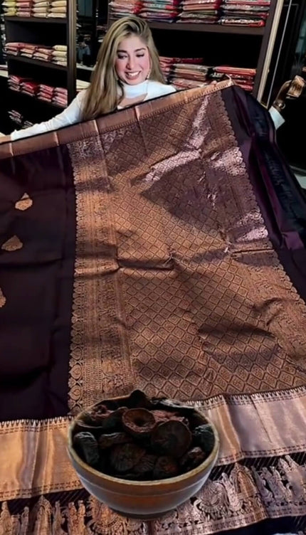 Trendy Purple Soft Banarasi Silk Saree With Forbearance Blouse Piece
