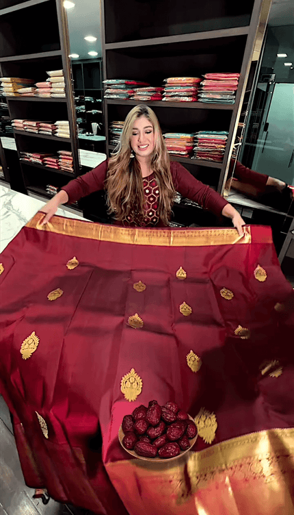 Eclat Maroon Soft Banarasi Silk Saree With Flameboyant Blouse Piece