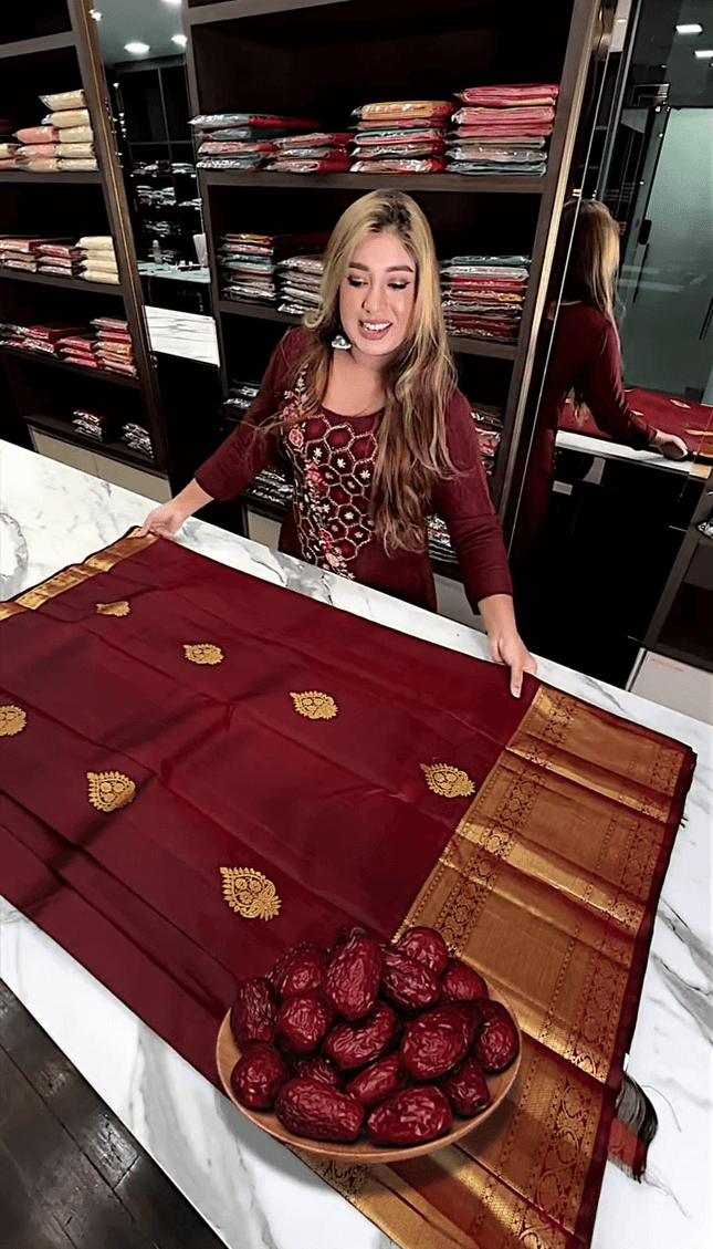 Eclat Maroon Soft Banarasi Silk Saree With Flameboyant Blouse Piece