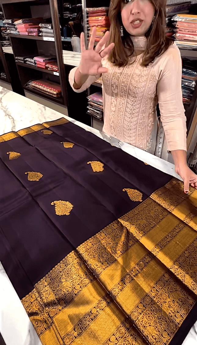 Blissful Purple Soft Banarasi Silk Saree With Efflorescence Blouse Piece
