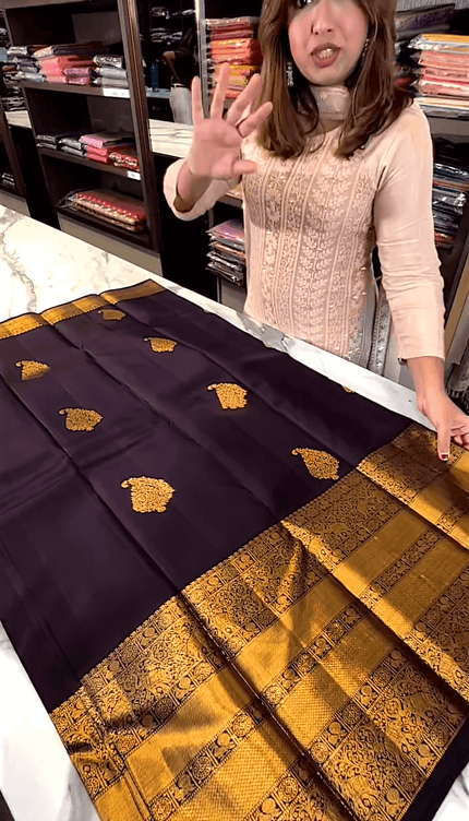 Blissful Purple Soft Banarasi Silk Saree With Efflorescence Blouse Piece