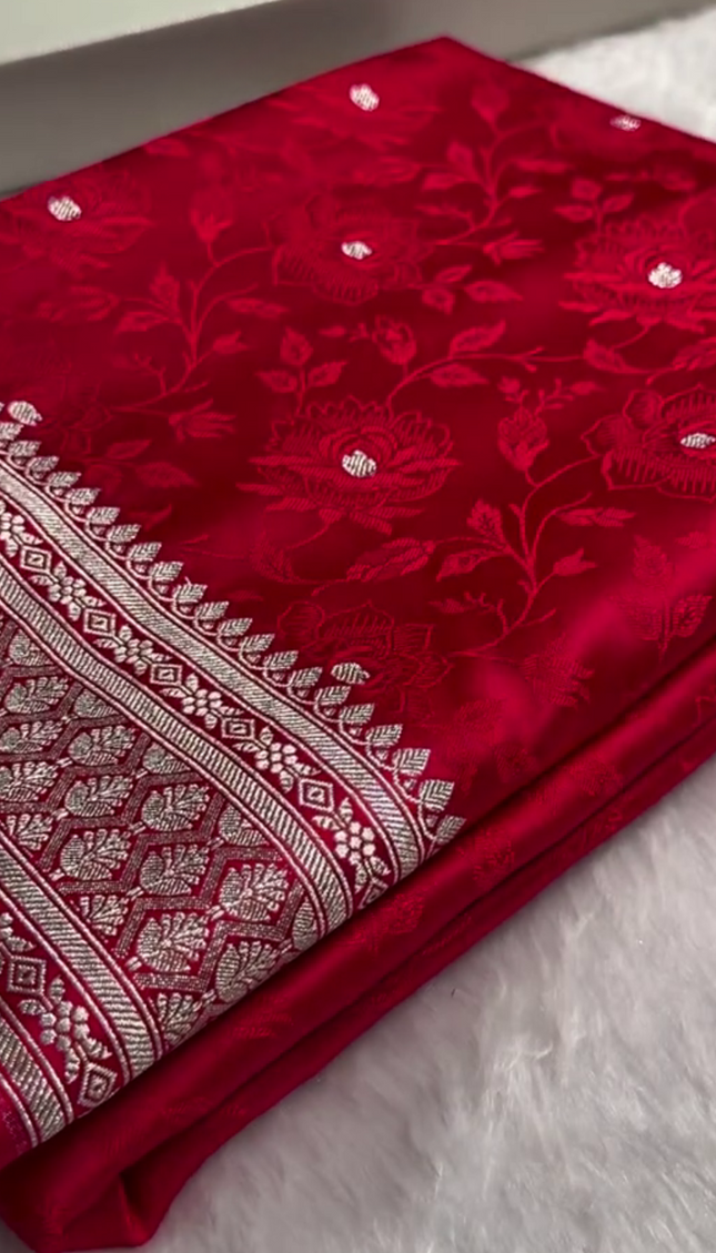 Rajvalli – Red Banarasi Tanchoi Floral Booti Mashru Silk Saree with Zari Border