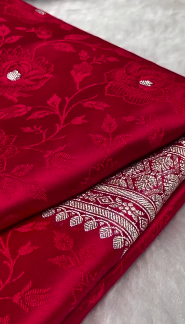 Rajvalli – Red Banarasi Tanchoi Floral Booti Mashru Silk Saree with Zari Border
