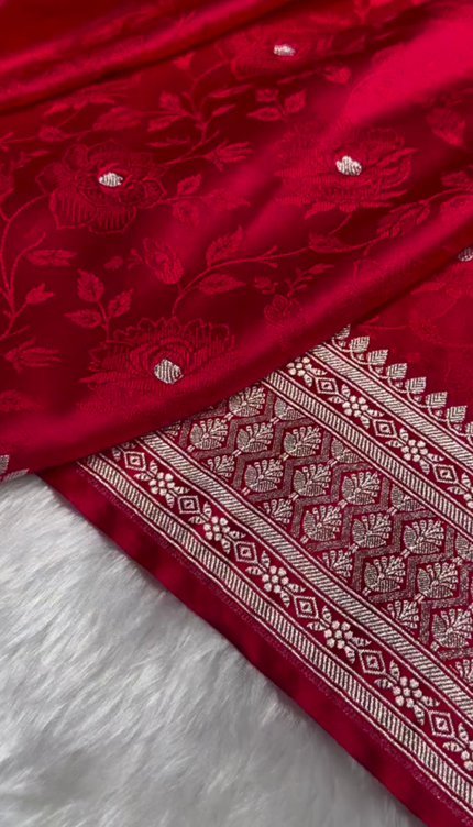 Rajvalli – Red Banarasi Tanchoi Floral Booti Mashru Silk Saree with Zari Border