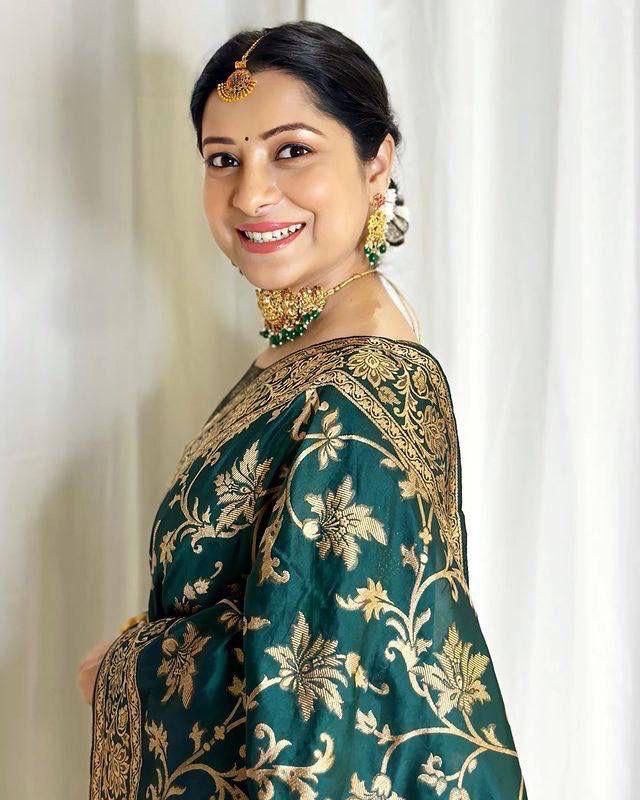 Fructuous Green Banarasi Silk Saree