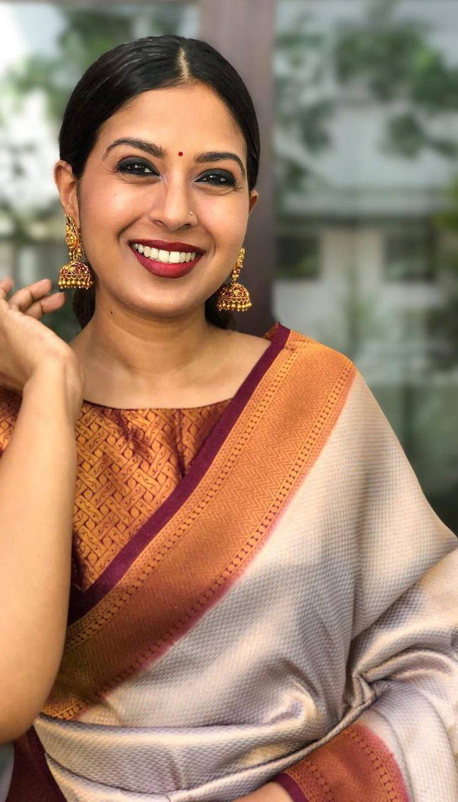 Cream And Red Trending Lichi Silk Saree For Wedding