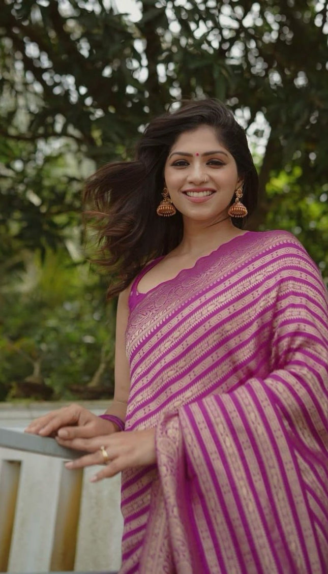 Incomparable Magenta Soft Silk Saree