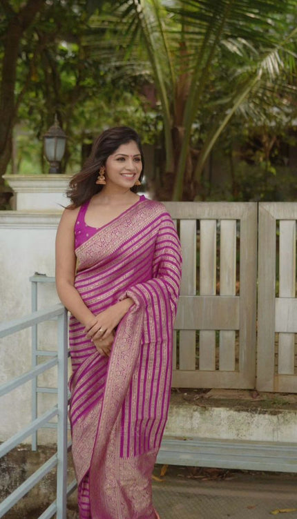Incomparable Magenta Soft Silk Saree