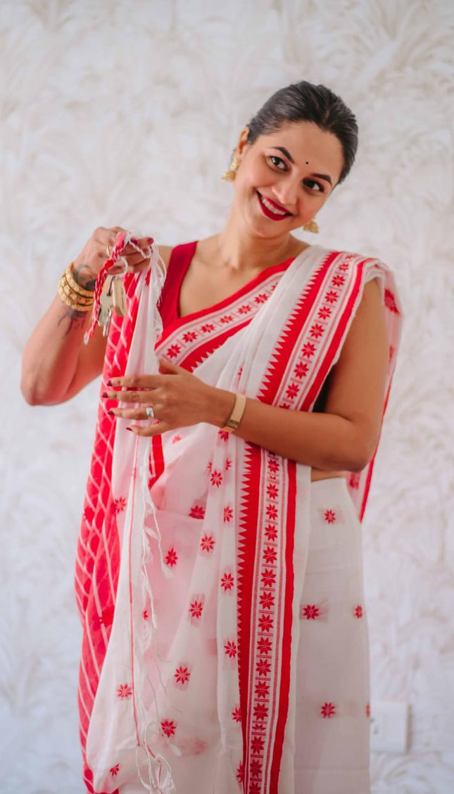 Lissome White Cotton Silk Saree