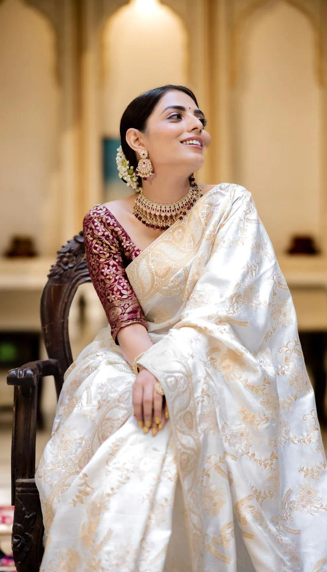 Snappy Off White Soft Silk Saree