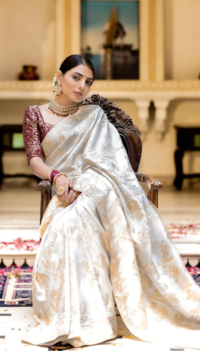 Snappy Off White Soft Silk Saree