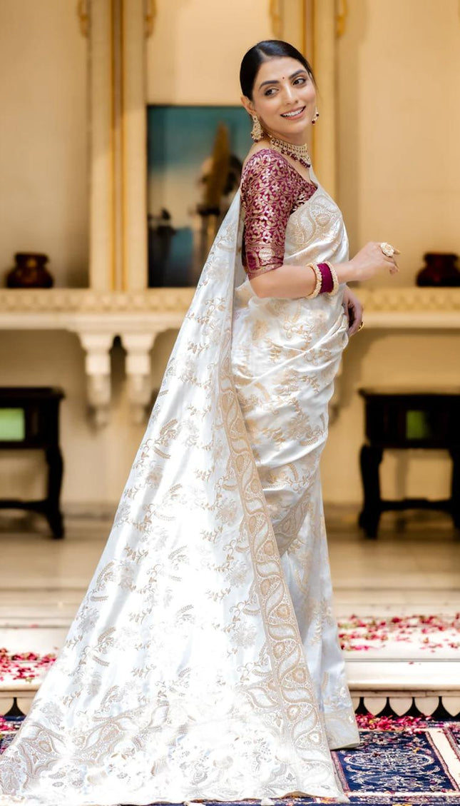 Snappy Off White Soft Silk Saree