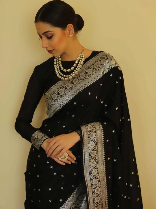 Fugacious Black Banarasi Silk Saree