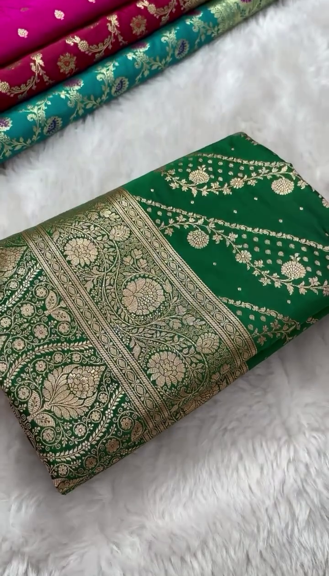 Emerald Green Banarasi Silk Saree – Woven with Royal Grace