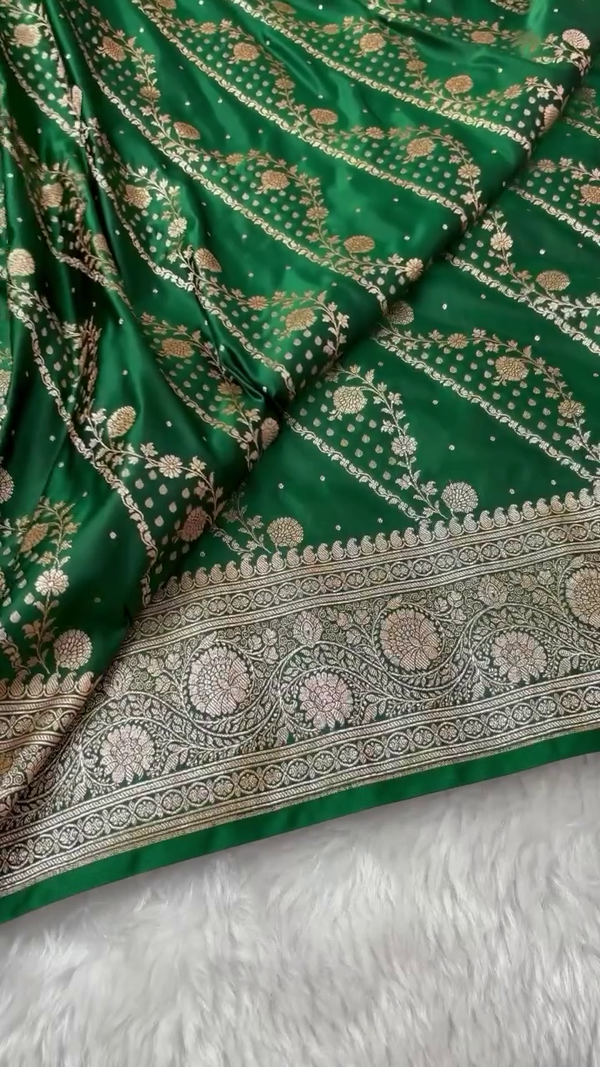 Emerald Green Banarasi Silk Saree with Intricate Gold Zari Jaal
