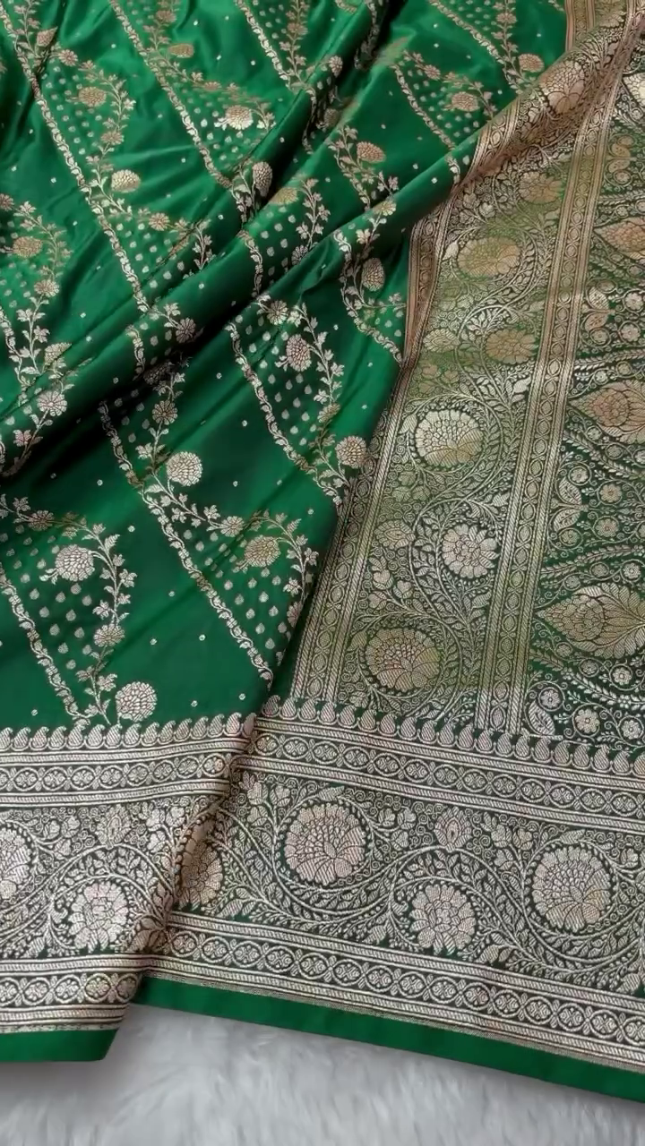 Emerald Green Banarasi Silk Saree with Intricate Gold Zari Jaal