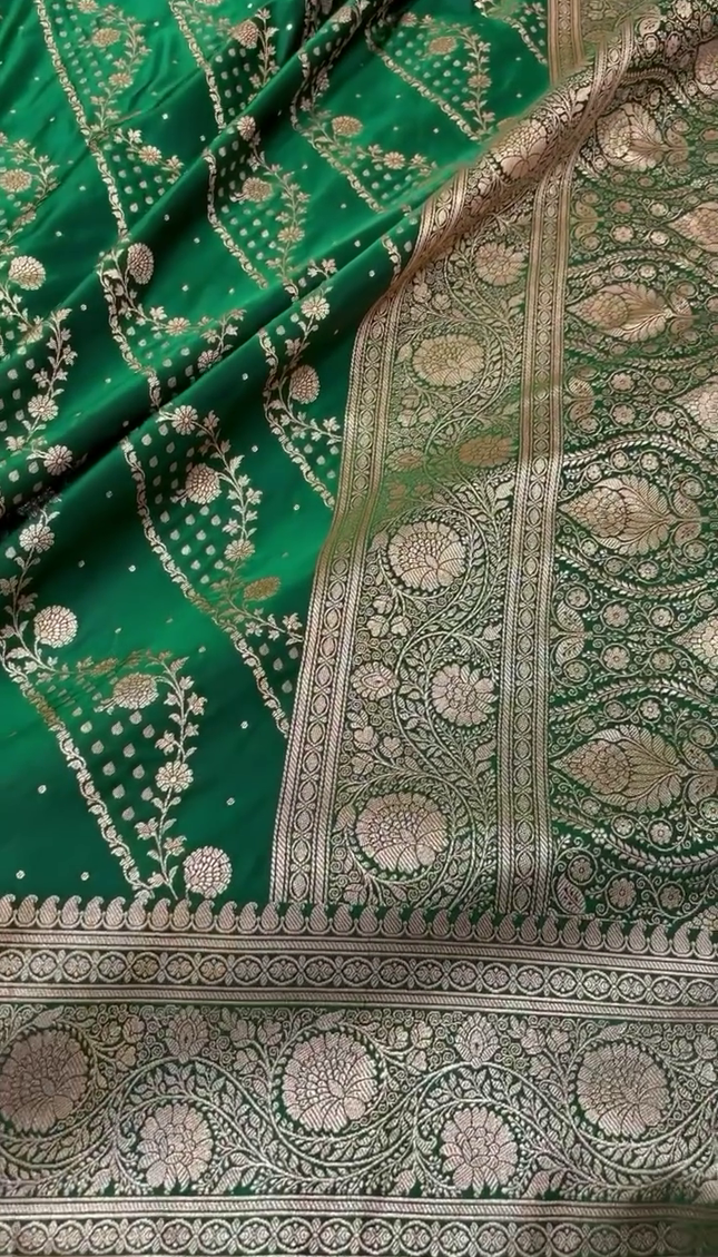 Emerald Green Banarasi Silk Saree – Woven with Royal Grace