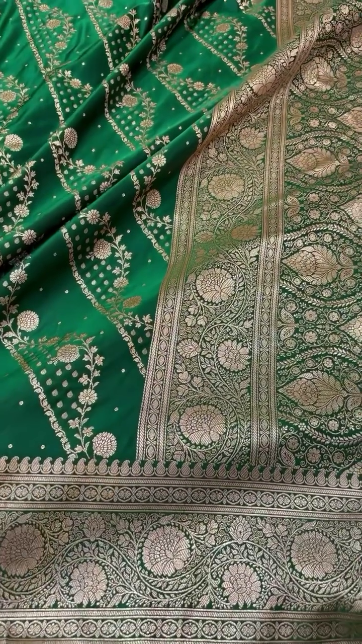 Emerald Green Banarasi Silk Saree with Intricate Gold Zari Jaal