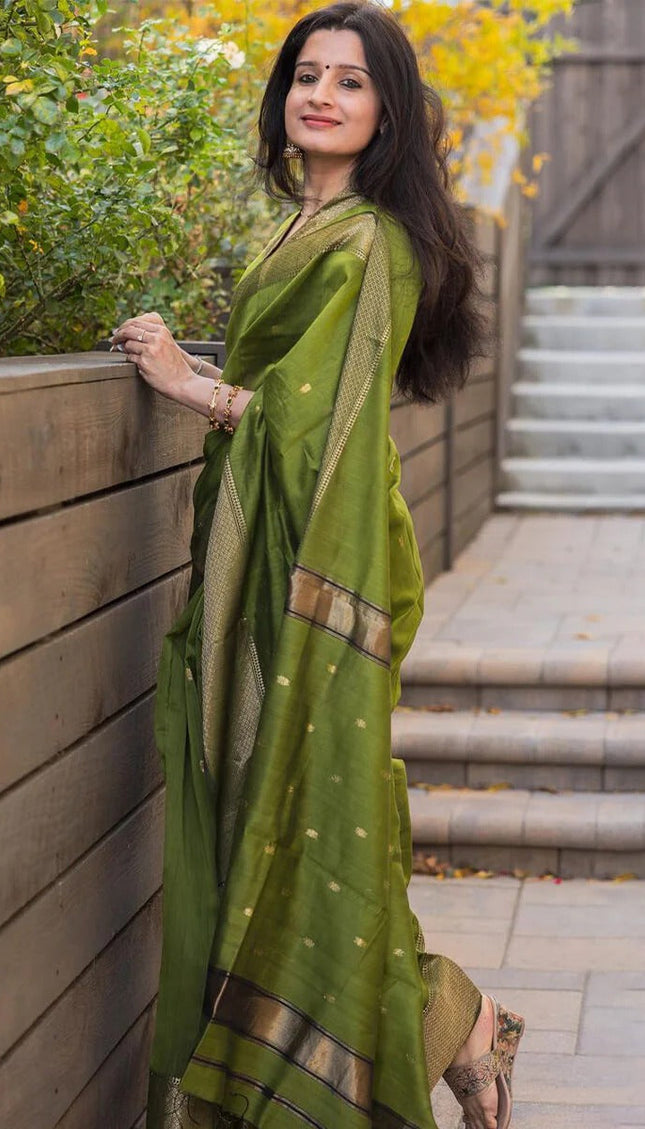 Kamini – Green Linen Silk Saree with Jacquard Weaving Detail