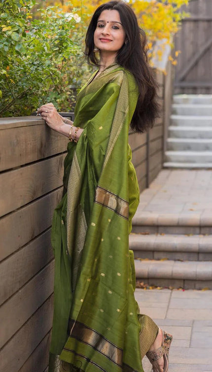 Kamini – Green Linen Silk Saree with Jacquard Weaving Detail