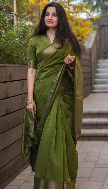 Kamini – Green Linen Silk Saree with Jacquard Weaving Detail